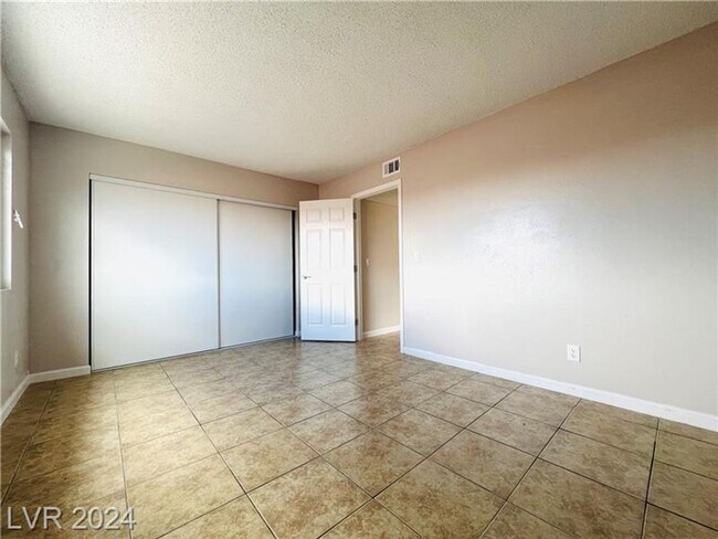 Building Photo - 2920 E Siki Ct