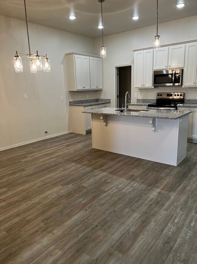 Building Photo - Beautiful 2bedroom New Construction Duplex