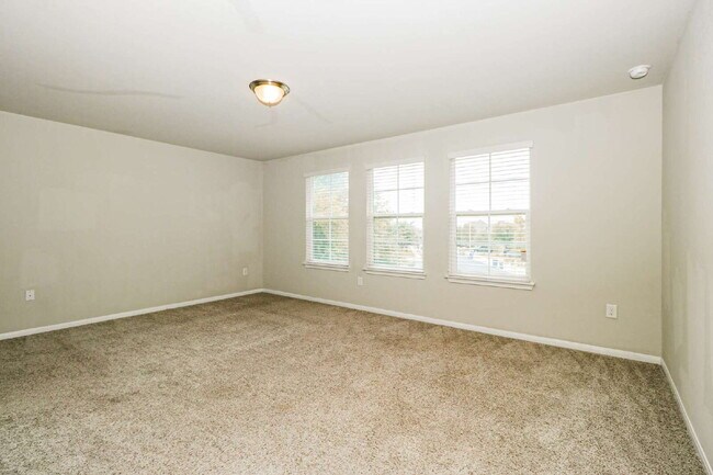 Building Photo - 9201 Sawyer Fay Ln