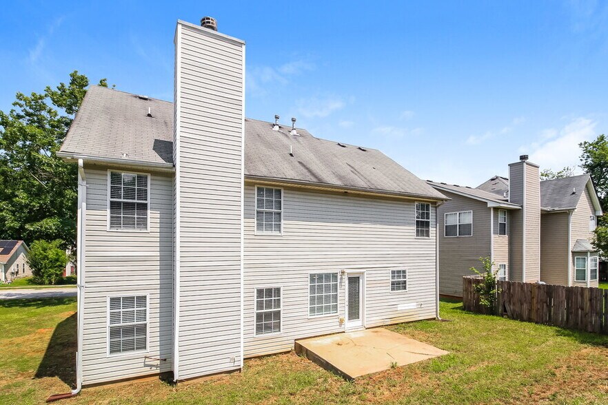 Building Photo - 1110 Ivey Ln
