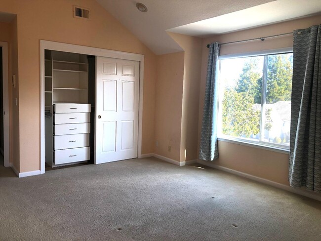 Building Photo - 12393 Beauchamps Ln