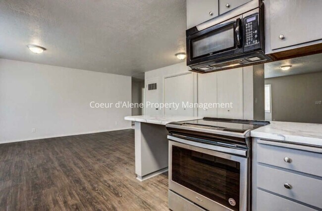 Building Photo - 2 bed, 2 bath duplex in Hayden