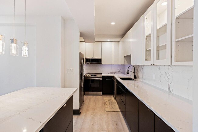 Building Photo - 14 Lockwood Dr