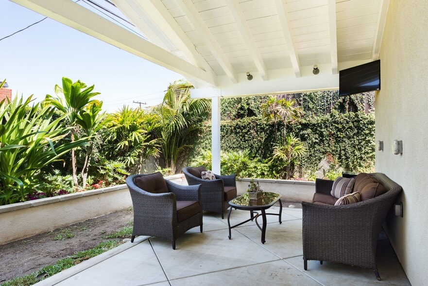 Patio - 3179 Sicily Ave