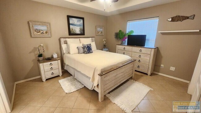 Building Photo - 9 Doral Dr