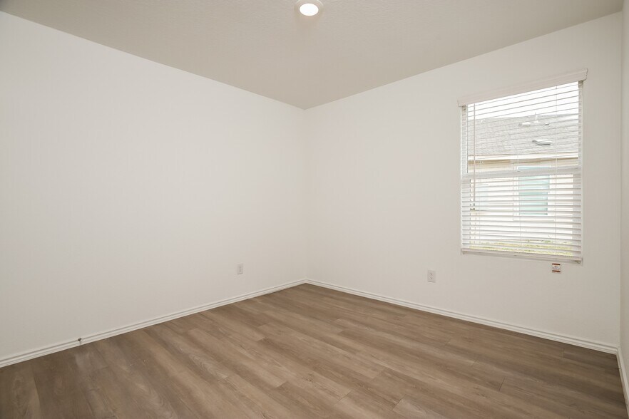 Building Photo - 4332 Levee Rdg