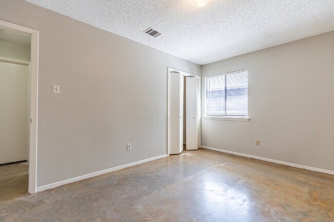Building Photo - 6201 Berkett Cove