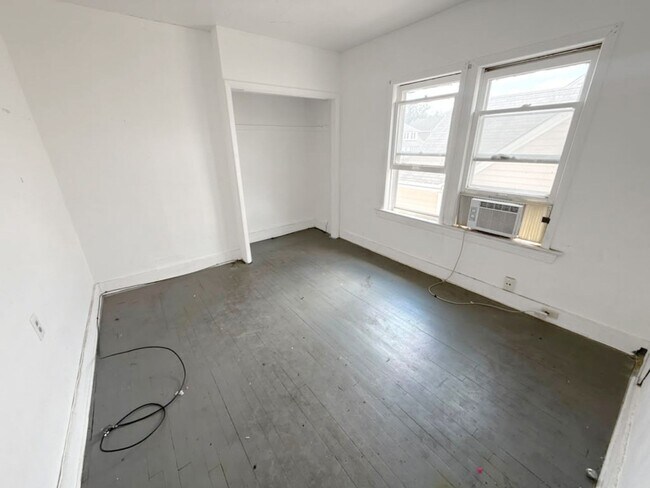 Building Photo - 4822 E 84th St