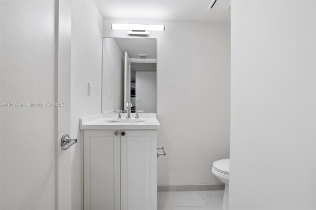 Building Photo - 555 NE 34th St