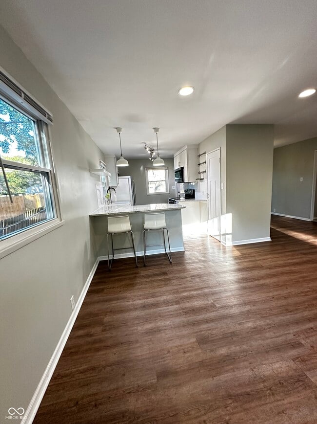 Building Photo - 5640 Crittenden Ave