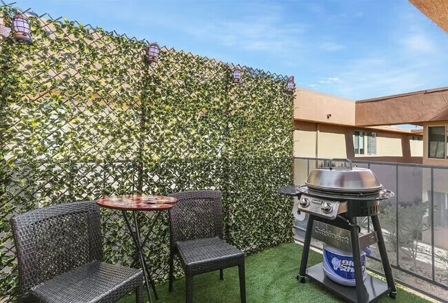 Building Photo - Sunrise Condo