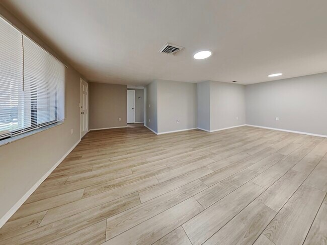 Building Photo - 6116 1st Ave