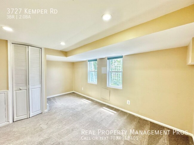 Building Photo - 3727 S Kemper Rd