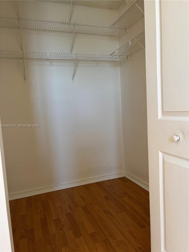 Building Photo - 1044 NE 42nd Terrace