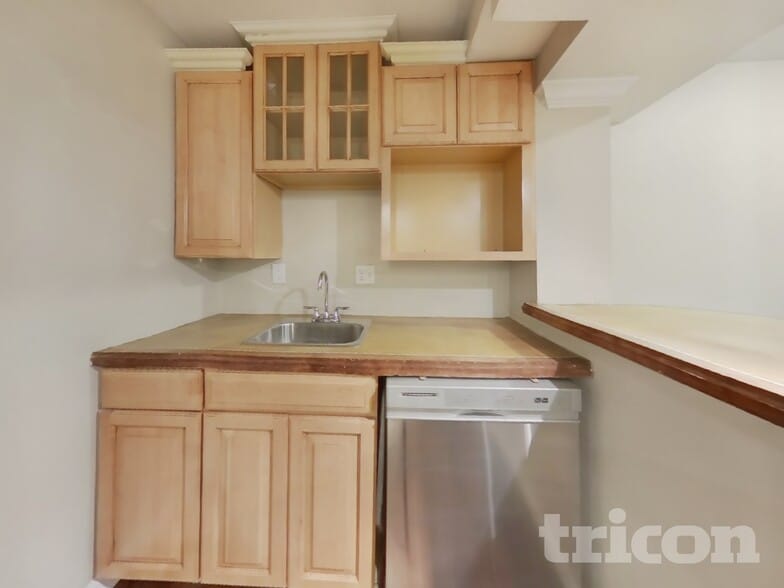 Building Photo - 16885 W 161st Terrace