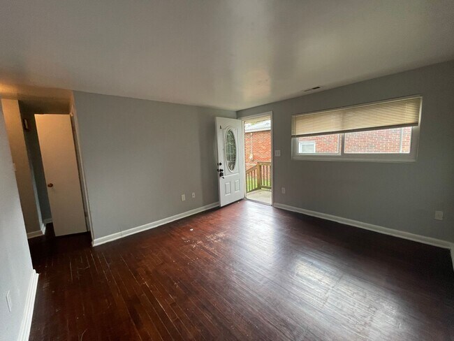 Building Photo - Coleman Place Duplex Quick Possession