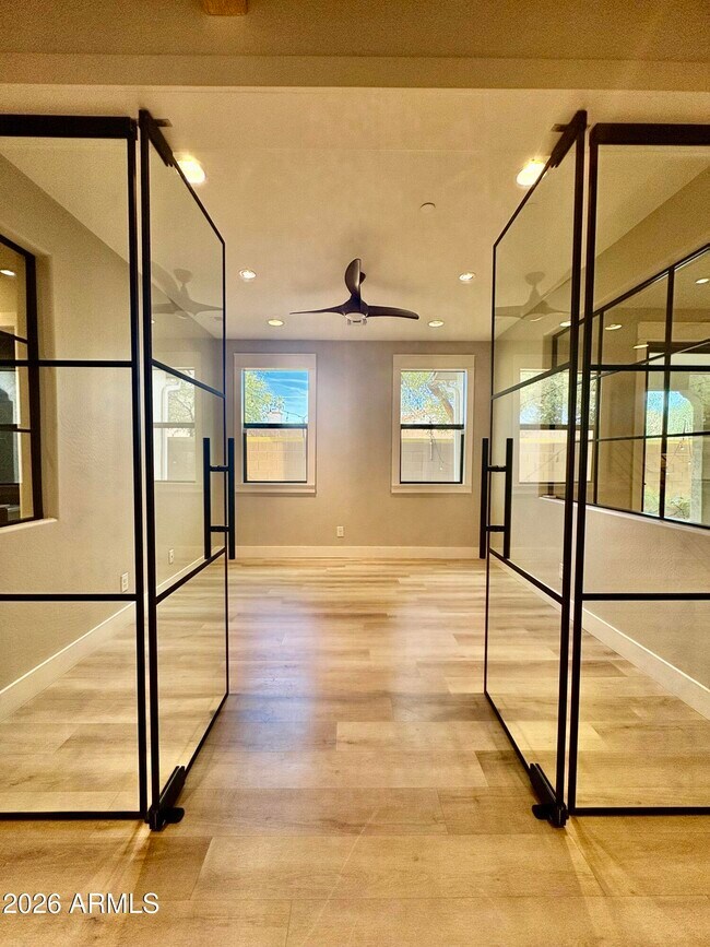 Building Photo - 4740 E Tierra Buena Ln