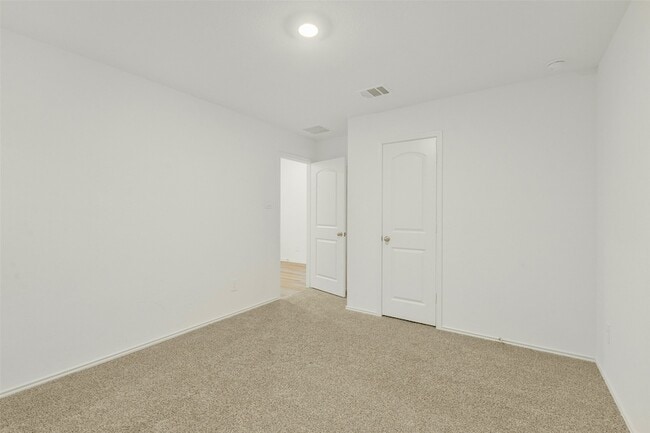Building Photo - 14980 Timber Pnes Dr