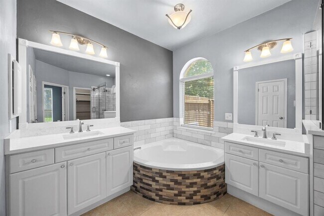 Building Photo - 1607 Juniper Ridge Loop