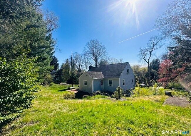 Building Photo - 37 Weed St