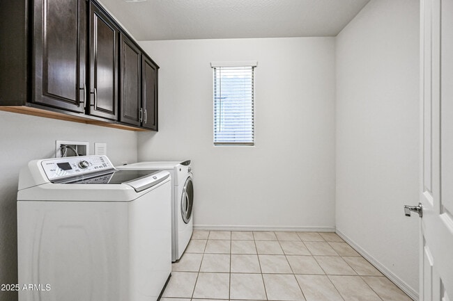 Building Photo - 9648 E Timpani Ln