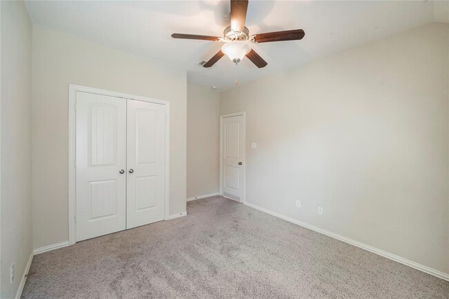 Building Photo - 16602 Highland Country Dr
