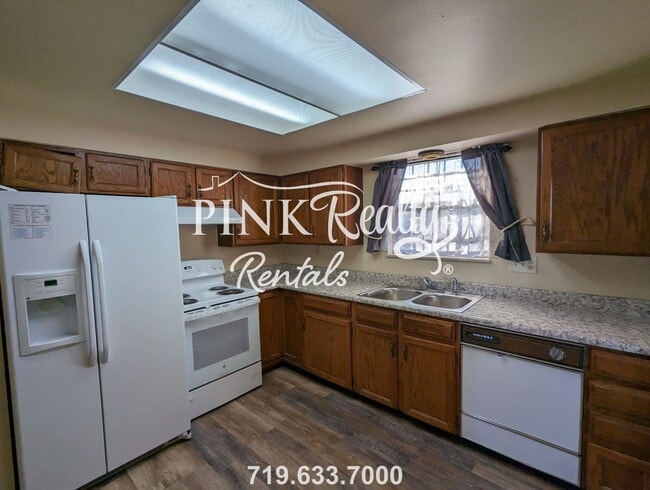 Building Photo - 4025 Cantrell Dr