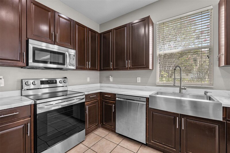 Building Photo - 5909 Wedgefield Dr