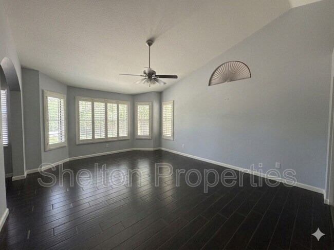 Building Photo - 9418 W Tonto Ln