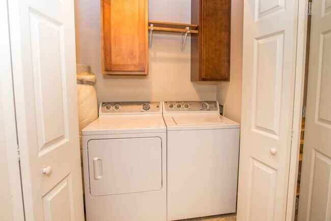 Building Photo - 1906 S 14th St W