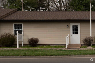 Building Photo - 815 N Main St