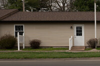 Building Photo - 815 N Main St