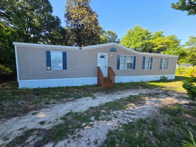 Building Photo - 2611 Warhorse St