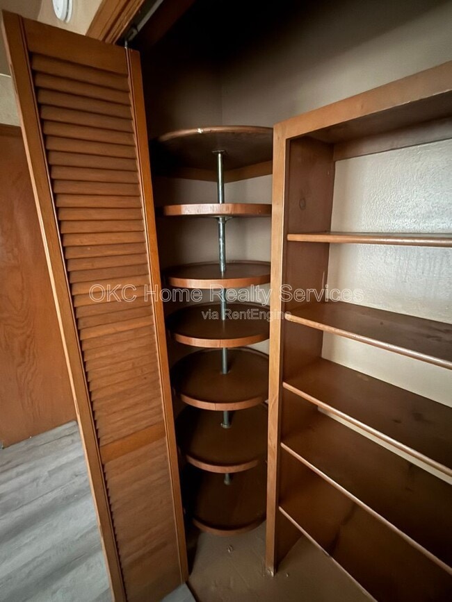 Building Photo - 118 SW 1st St