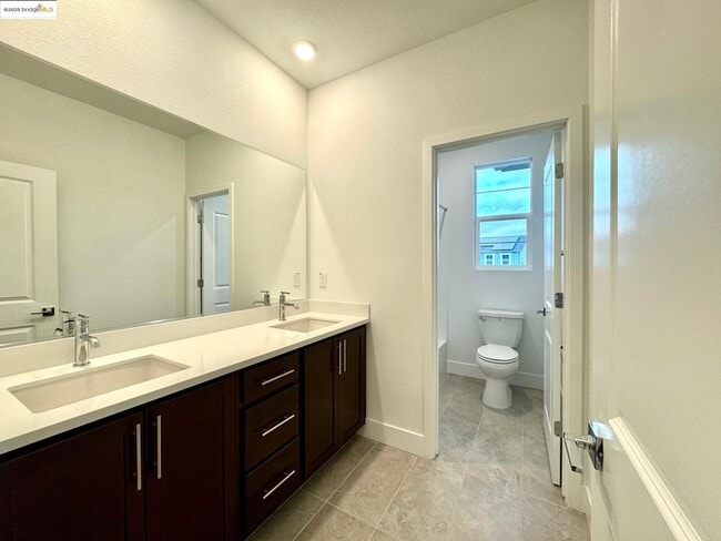 Building Photo - 2850 Talkeetna St