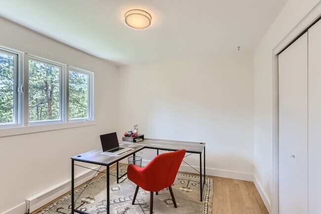 Building Photo - GORGEOUS 4BD/ 3BA MOUNTAIN HOME in Boulder, CO- Available 7/10/26!