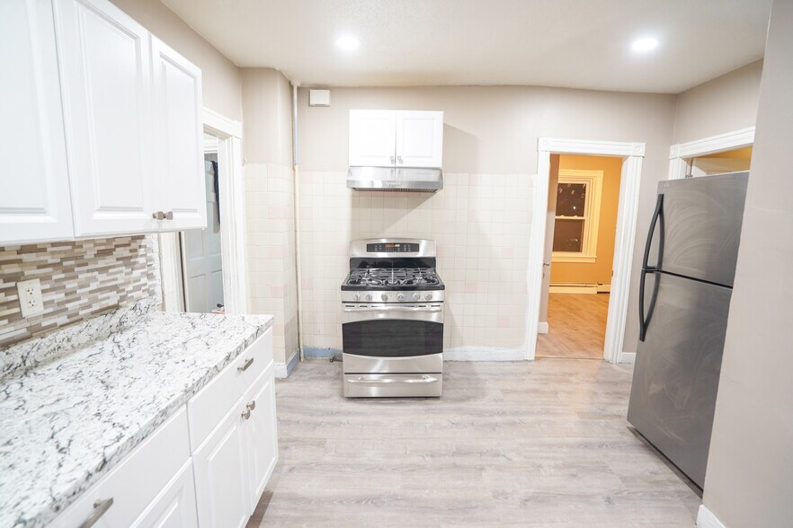 Building Photo - 188 Stanwood St