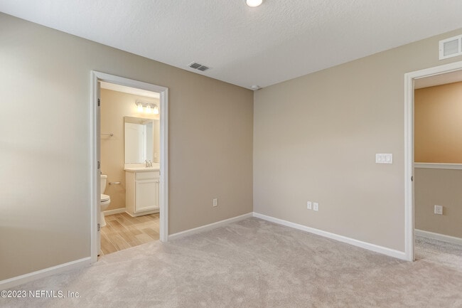 Building Photo - 1325 Salt Ridge Ave