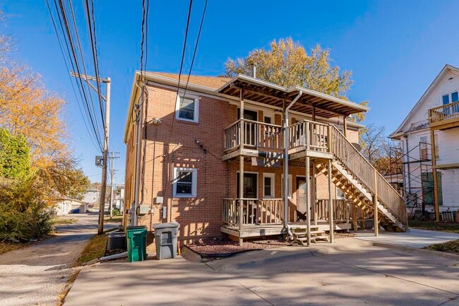 Building Photo - 1425 S 11th St