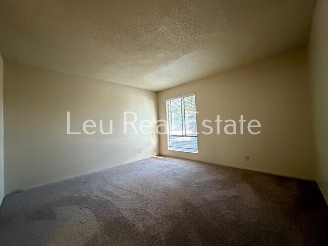 Building Photo - 1009 Fulton Ave