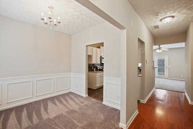 Building Photo - Fantastic 3bd/2.5ba home! Coming soon!