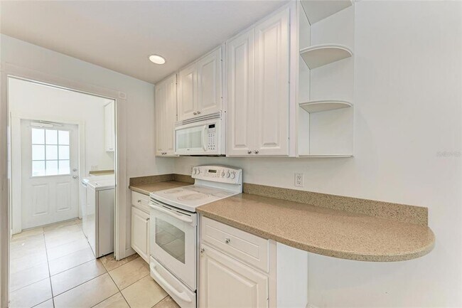 Building Photo - 1501 Napoli Dr W