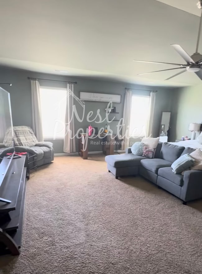 Building Photo - 413 Pine Log Run