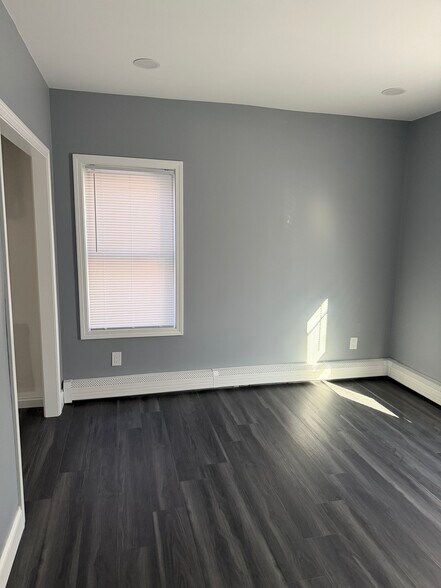Building Photo - 54 Samuel Ave