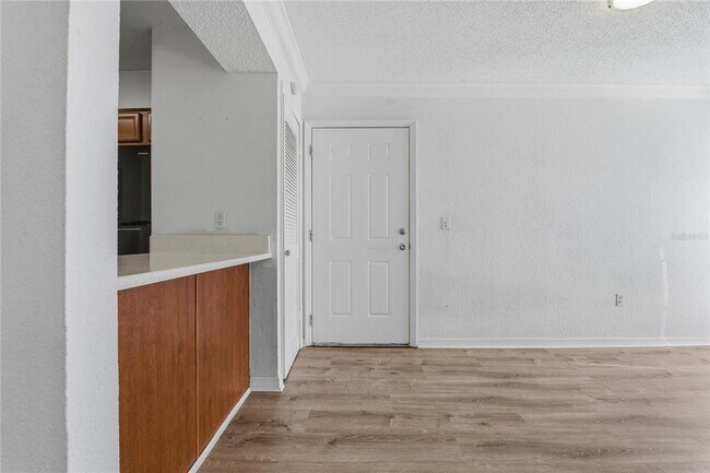 Building Photo - 643 Haven Pl