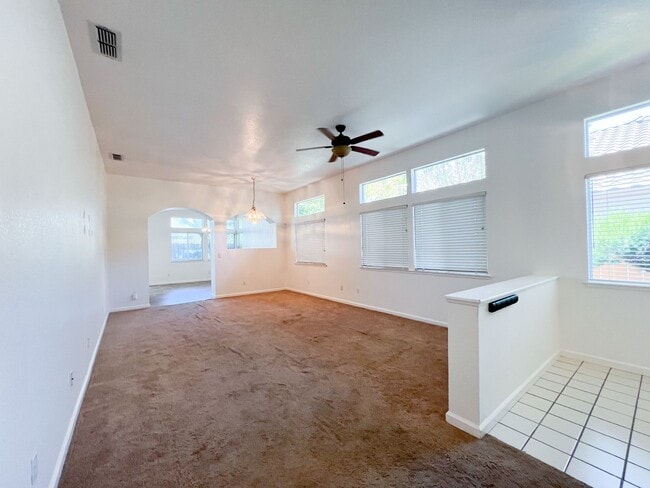 Building Photo - Laguna West 4 Bed, 2 Bath Home
