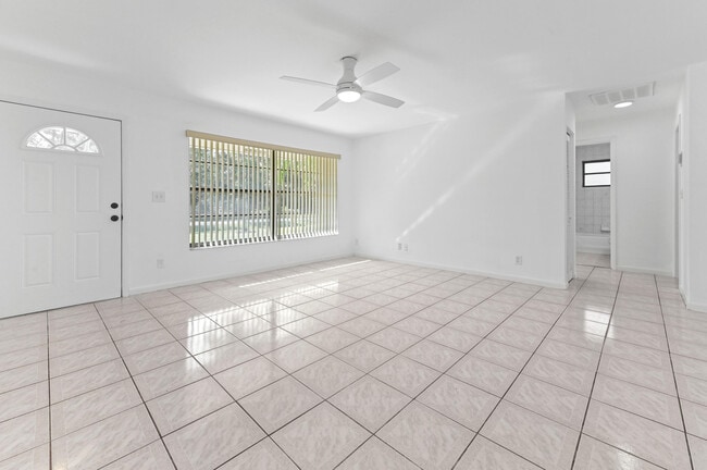 Building Photo - 13751 59th Ct N