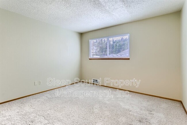 Building Photo - 4626 SW Condor Ave