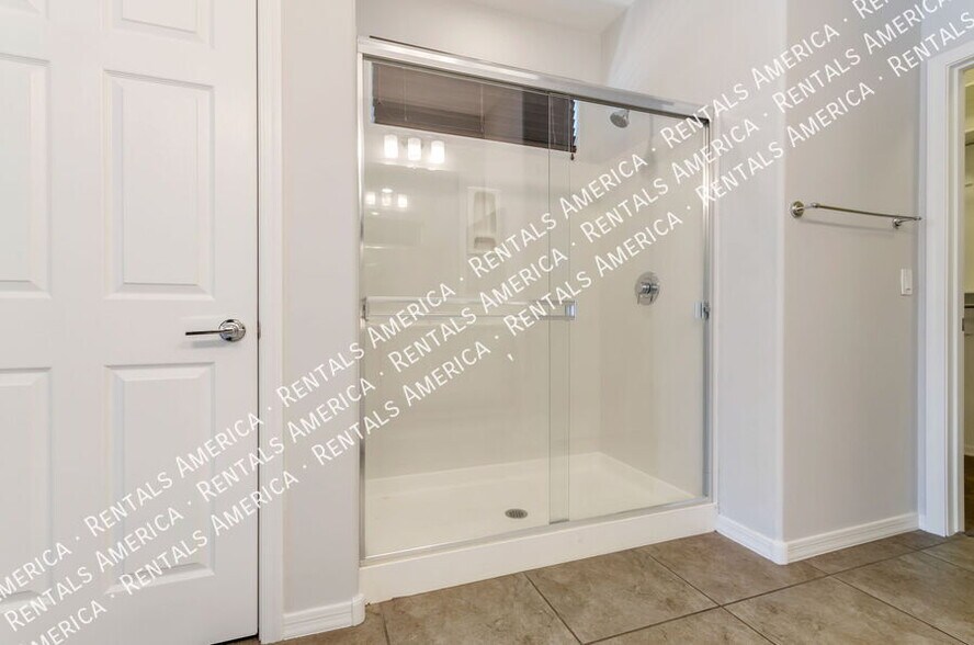 Building Photo - 5768 S Tiger Lily Pl