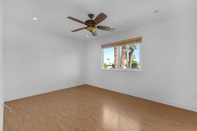 Building Photo - 72592 Edgehill Dr